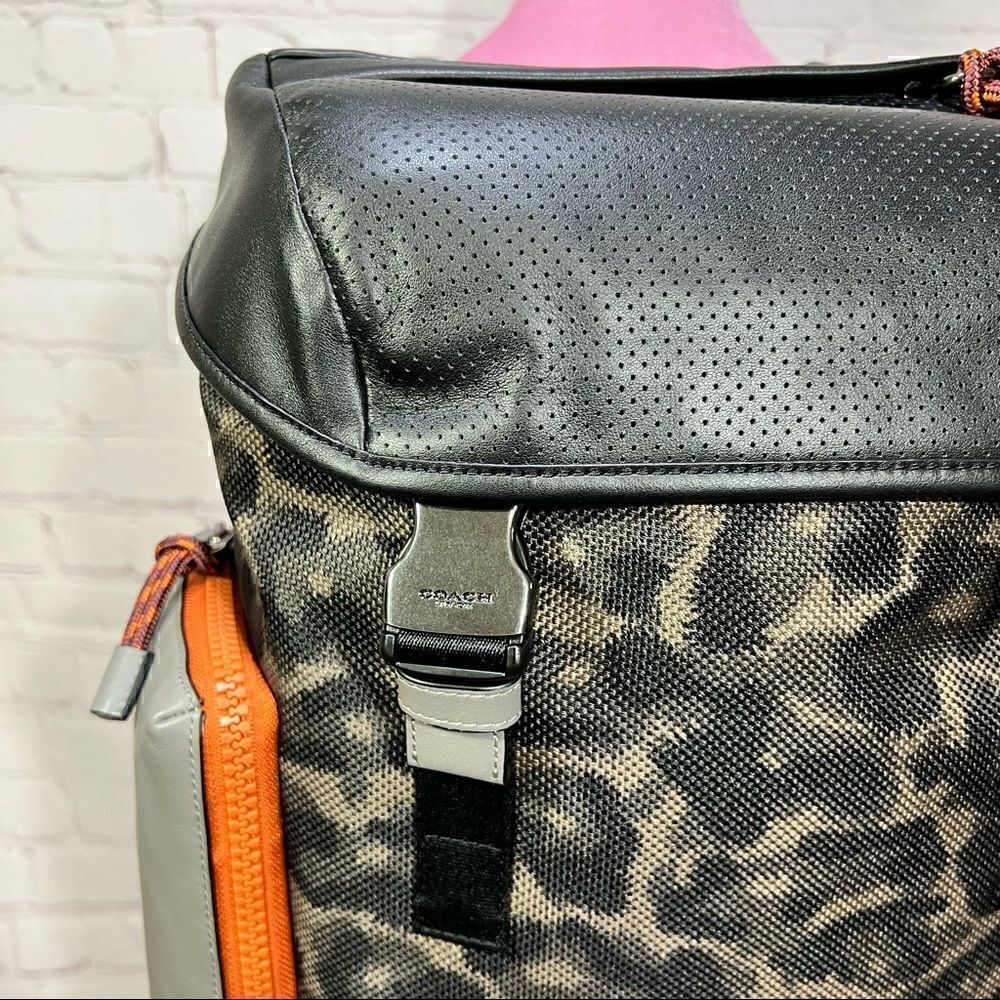 COACH Ranger Men’s Women’s Backpack Animal Camo Script Print NWT - Picture 5 of 16